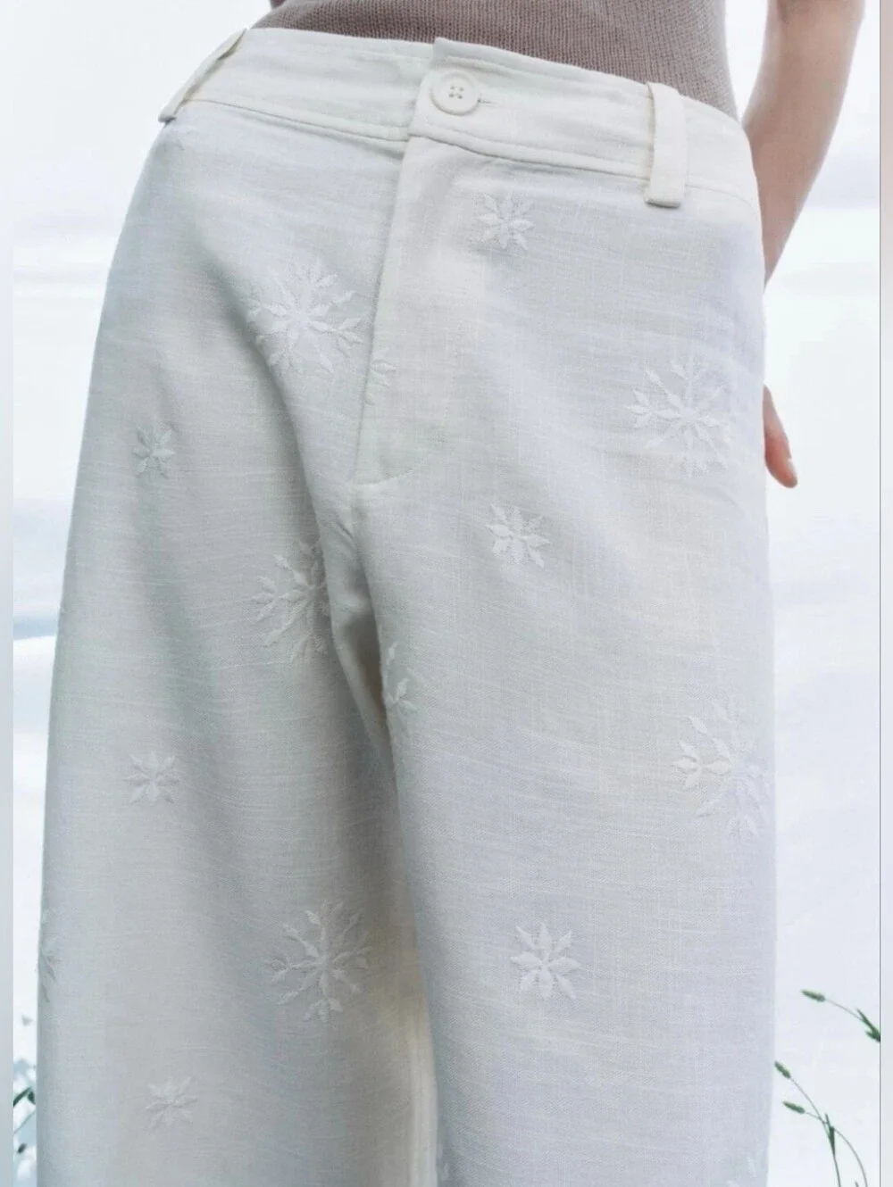 ZARA Embroidered Linen Blend Crop Pants Cream Medium